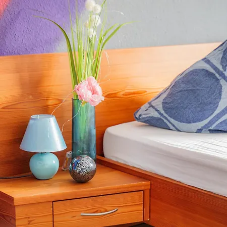 - Modern Space 3-bedroom With Balcony Bbq & Parking I 3 X Kingsize Bed I 10 Mins Central Station I Big Tv I Free Candies - *