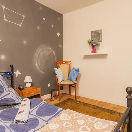 - Modern Space 3-bedroom With Balcony Bbq & Parking I 3 X Kingsize Bed I 10 Mins Central Station I Big Tv I Free Candies - Duisburg