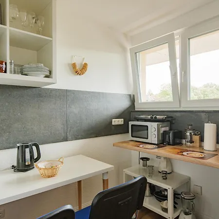 - Modern Space 3-bedroom With Balcony Bbq & Parking I 3 X Kingsize Bed I 10 Mins Central Station I Big Tv I Free Candies -